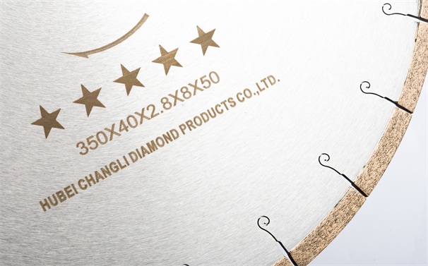 在安裝大理石切割片鋸機(jī)前你應(yīng)該準(zhǔn)備什么？