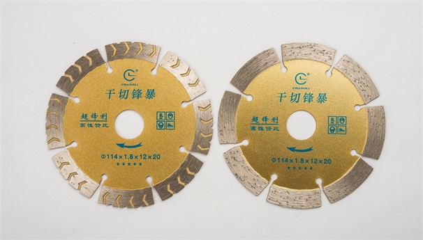 當(dāng)石材鋸片在切割時(shí)發(fā)生嚴(yán)重偏擺，你會(huì)怎么做？